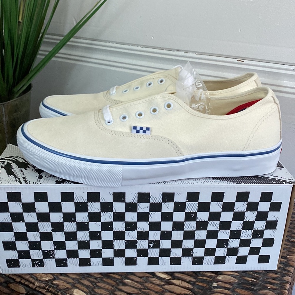 Men Vans off white/cream Size 13